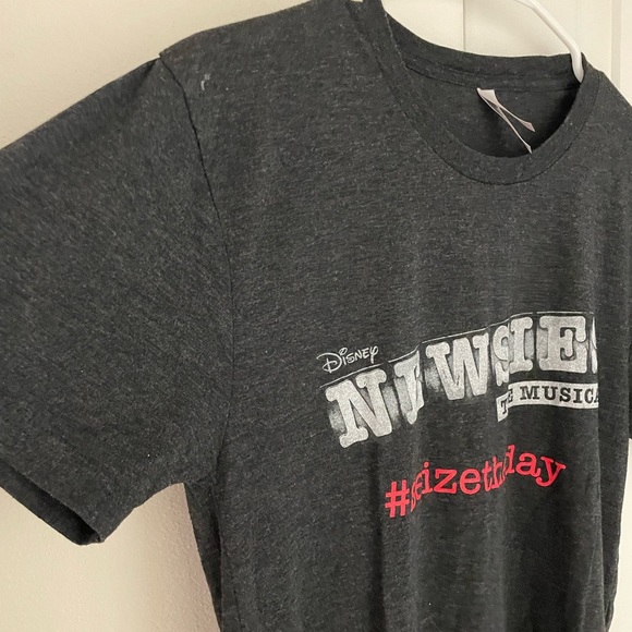 Newsies the Musical on Broadway Seize The Day Unisex T-Shirt Size Small - Picture 2 of 6
